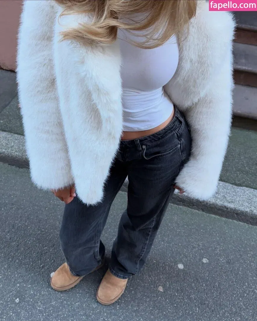 theresaxre Onlyfans Photo Gallery 