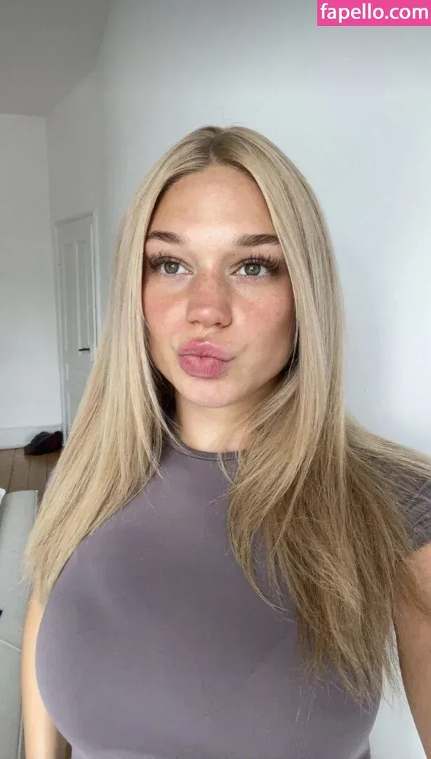 theresaxre Onlyfans Photo Gallery 