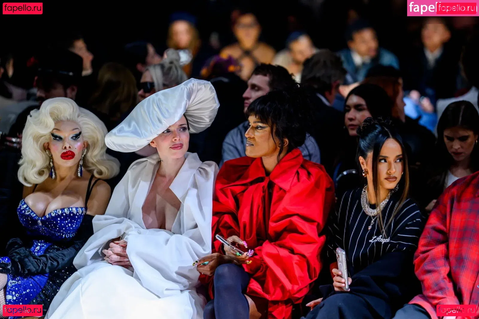 Juli Fox Onlyfans Photo Gallery 