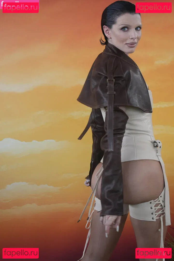 Juli Fox Onlyfans Photo Gallery 