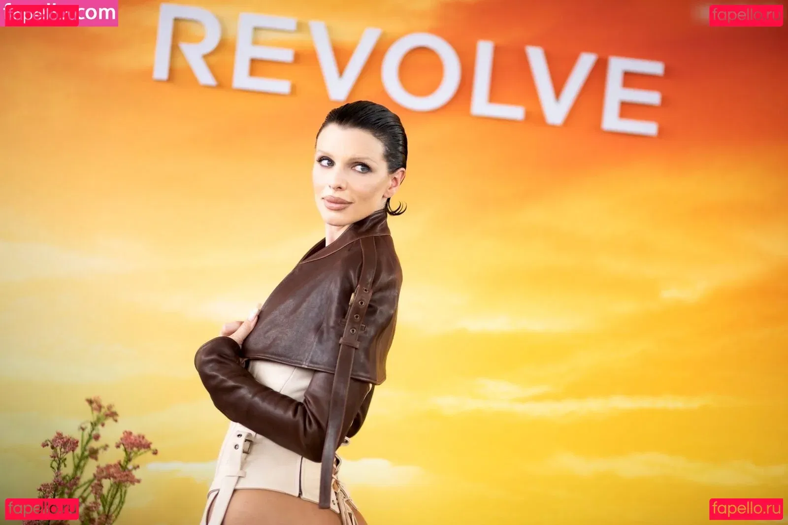 Juli Fox Onlyfans Photo Gallery 