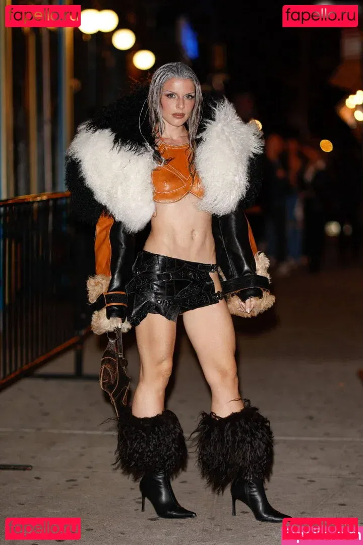 Juli Fox Onlyfans Photo Gallery 