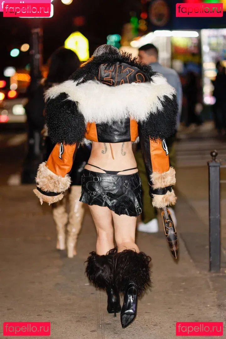 Juli Fox Onlyfans Photo Gallery 