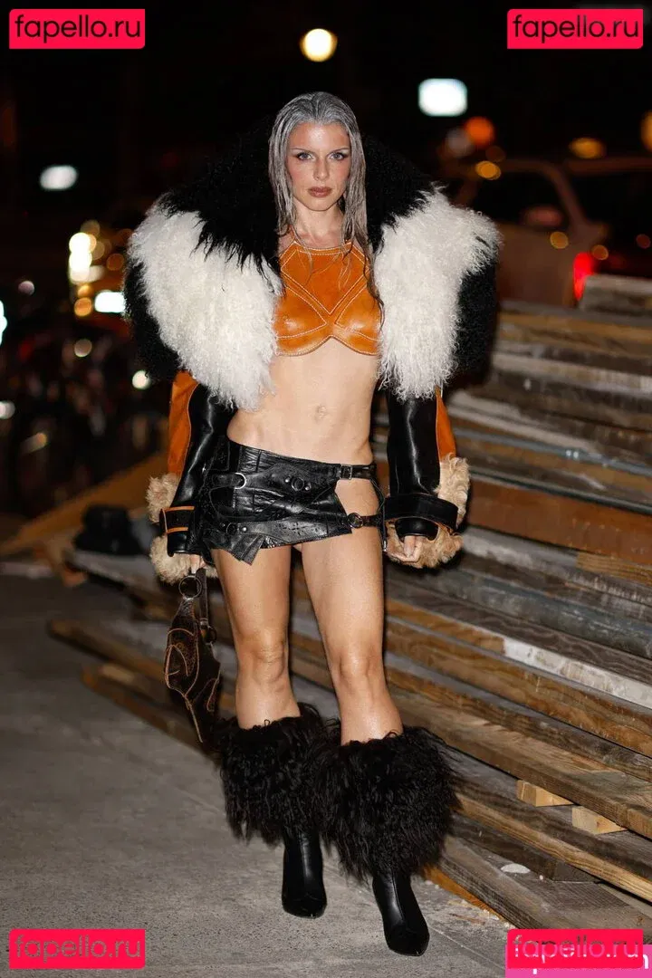 Juli Fox Onlyfans Photo Gallery 