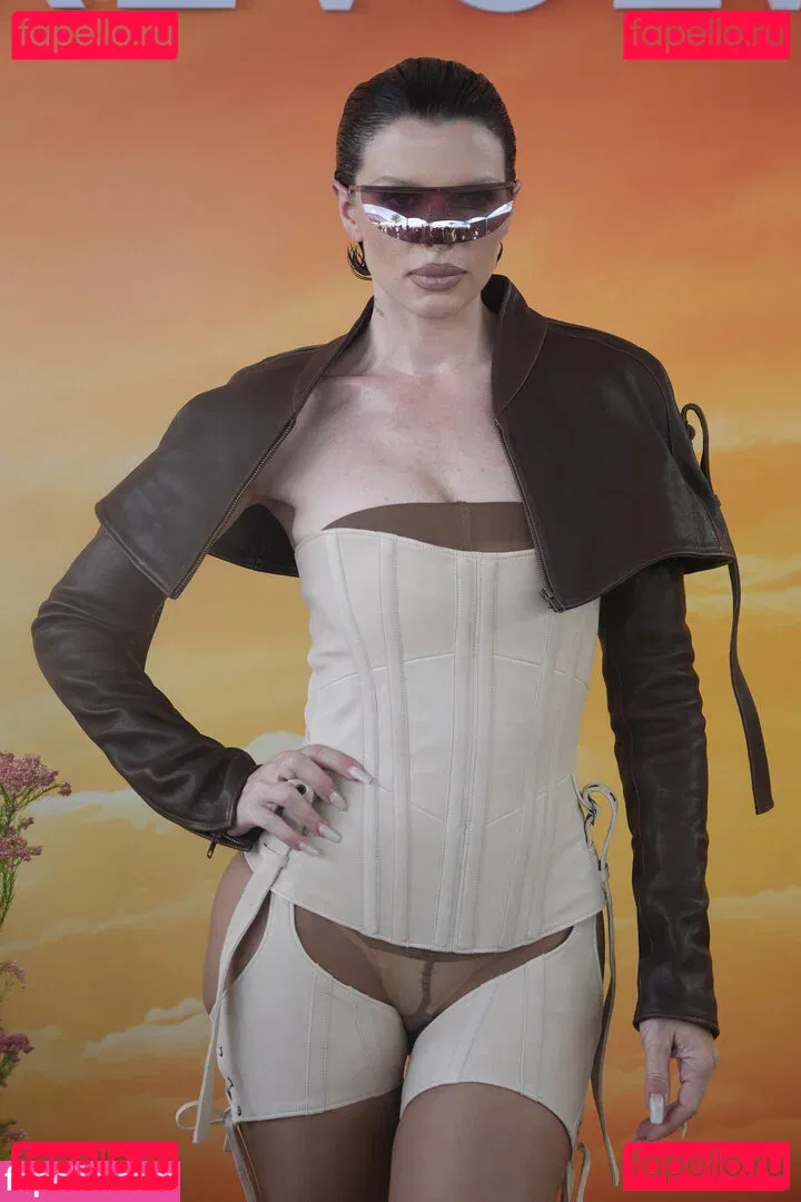 Juli Fox Onlyfans Photo Gallery 