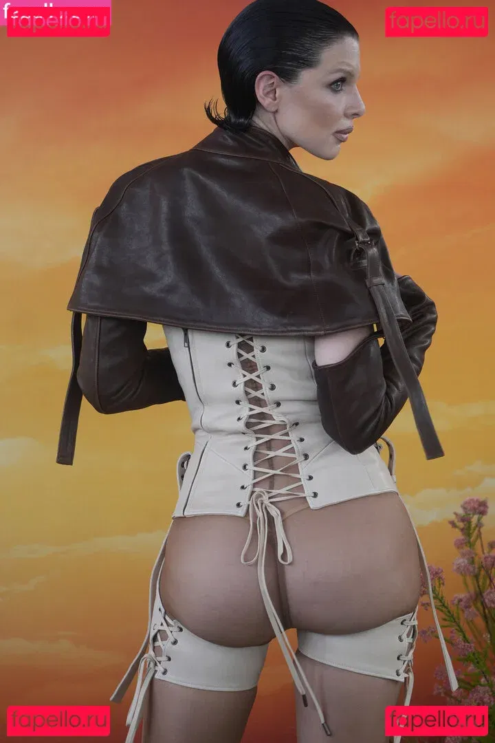 Juli Fox Onlyfans Photo Gallery 