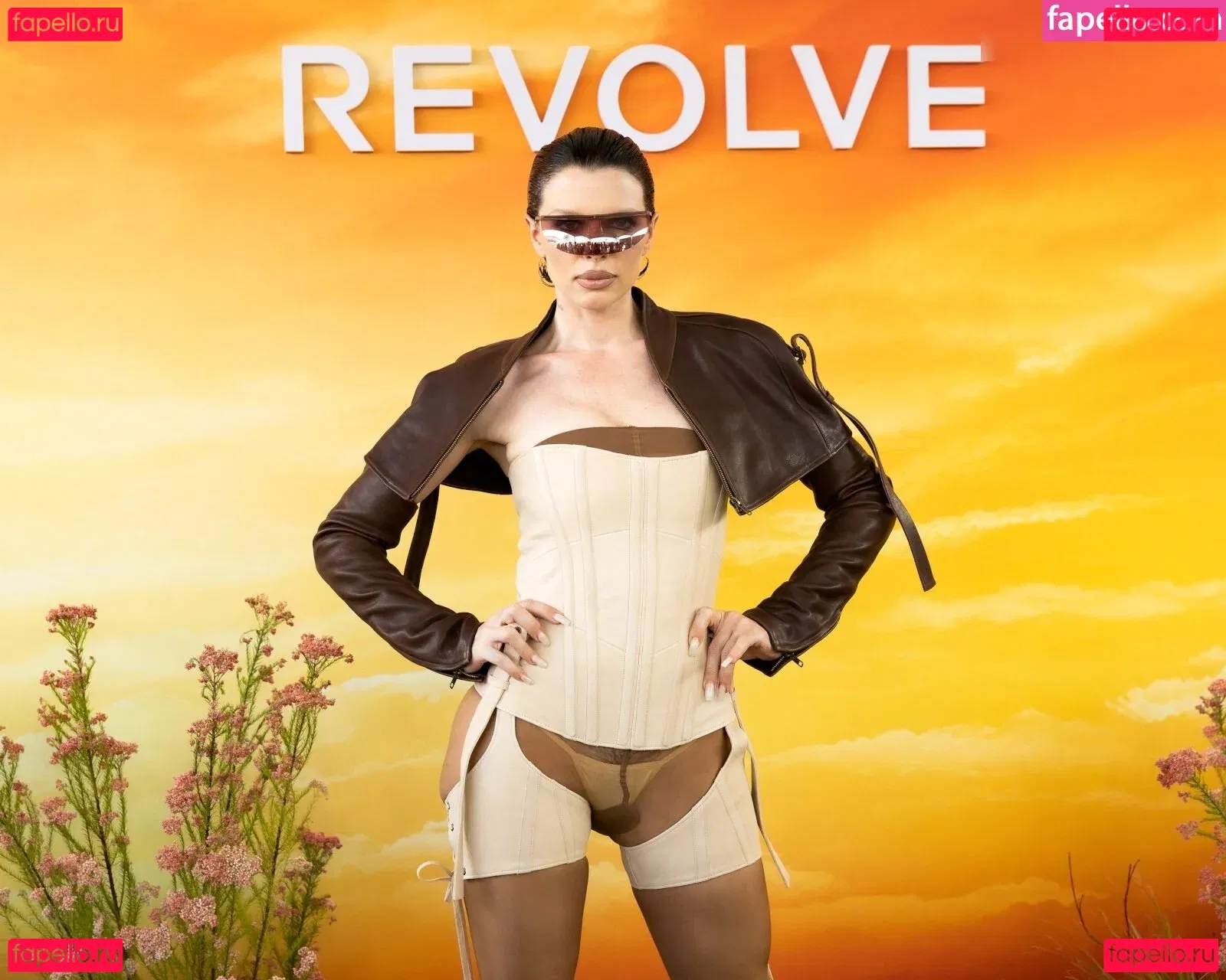 Juli Fox Onlyfans Photo Gallery 