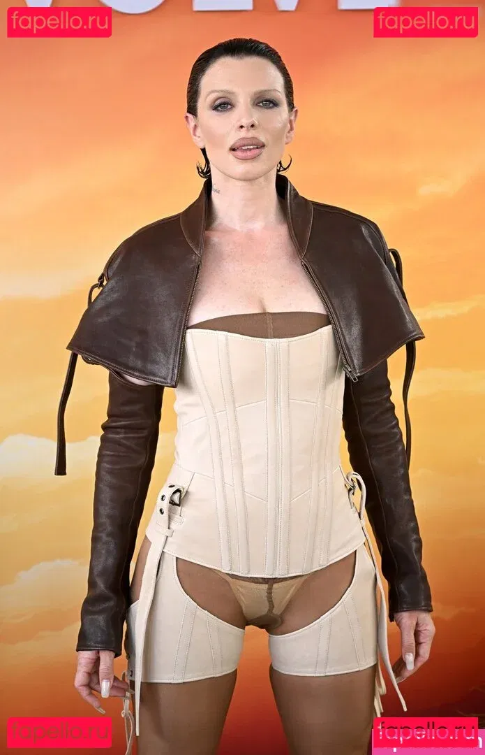 Juli Fox Onlyfans Photo Gallery 