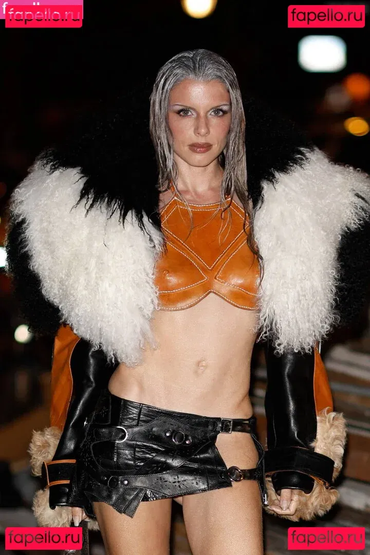 Juli Fox Onlyfans Photo Gallery 