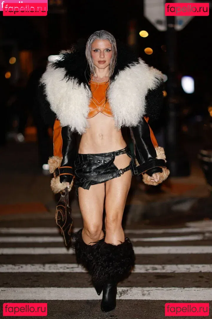 Juli Fox Onlyfans Photo Gallery 