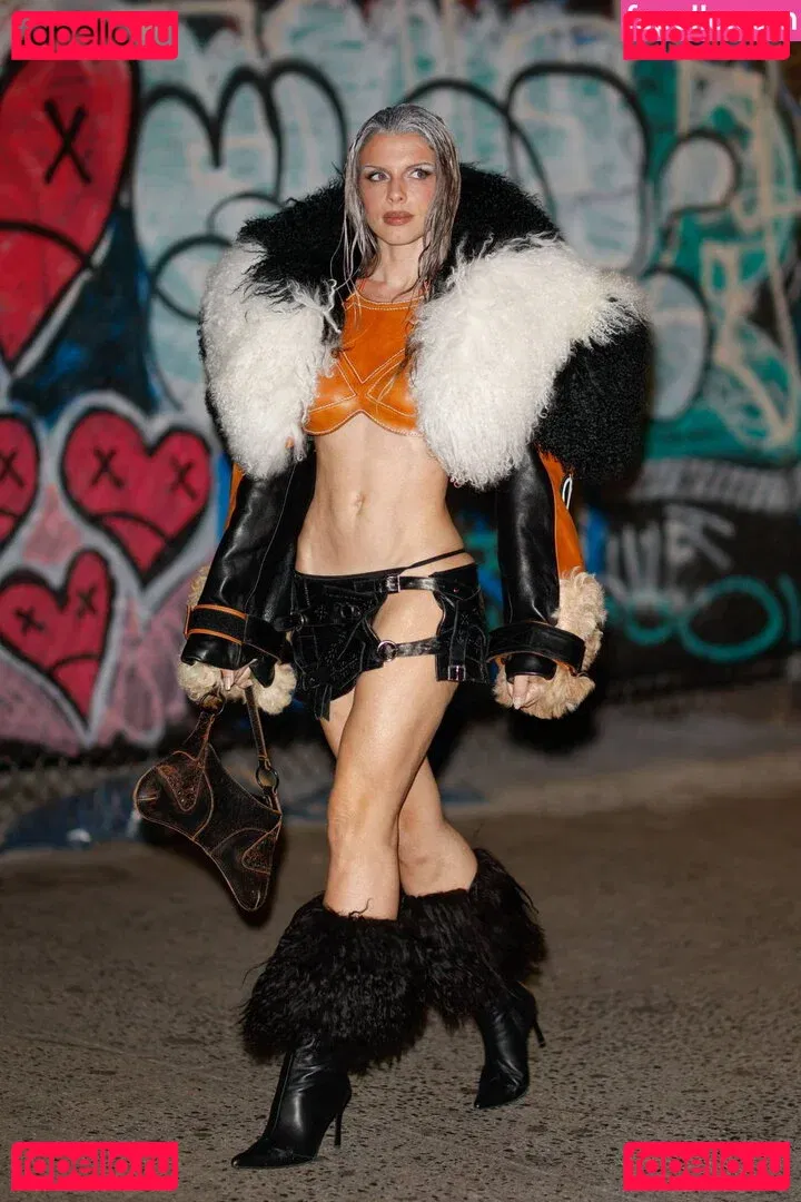 Juli Fox Onlyfans Photo Gallery 