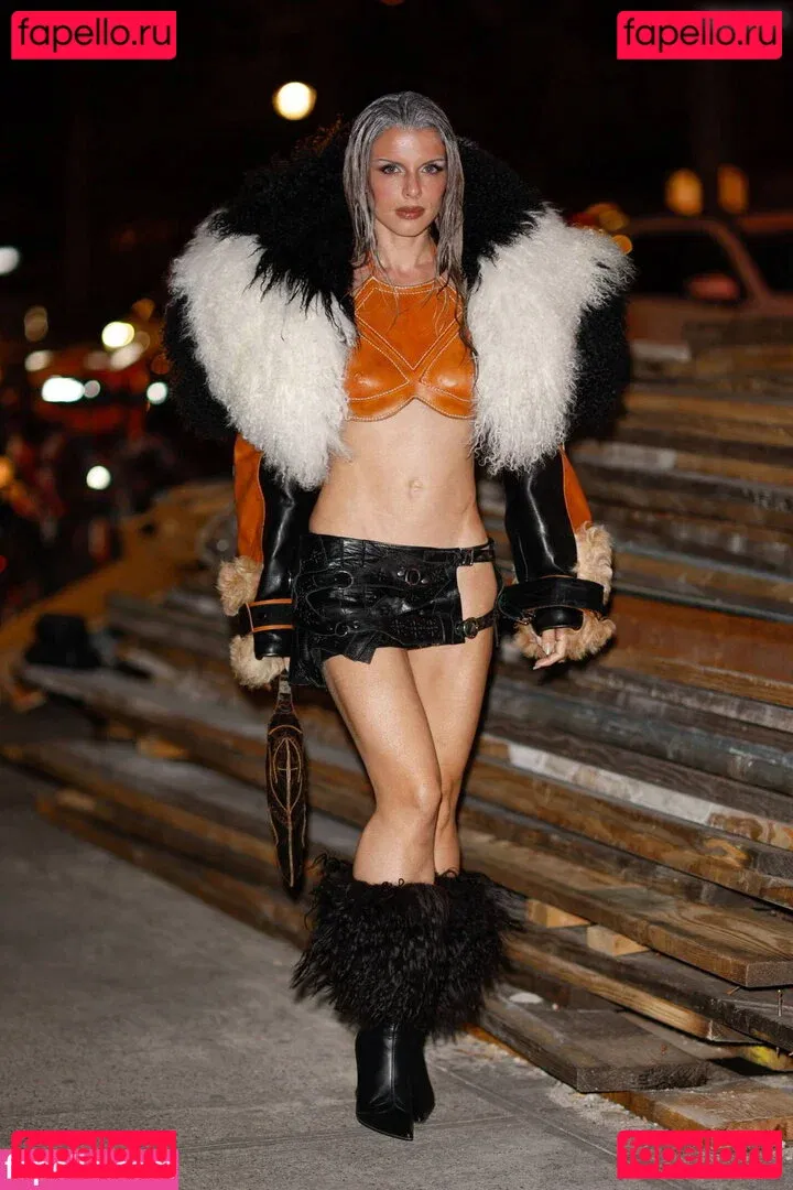 Juli Fox Onlyfans Photo Gallery 