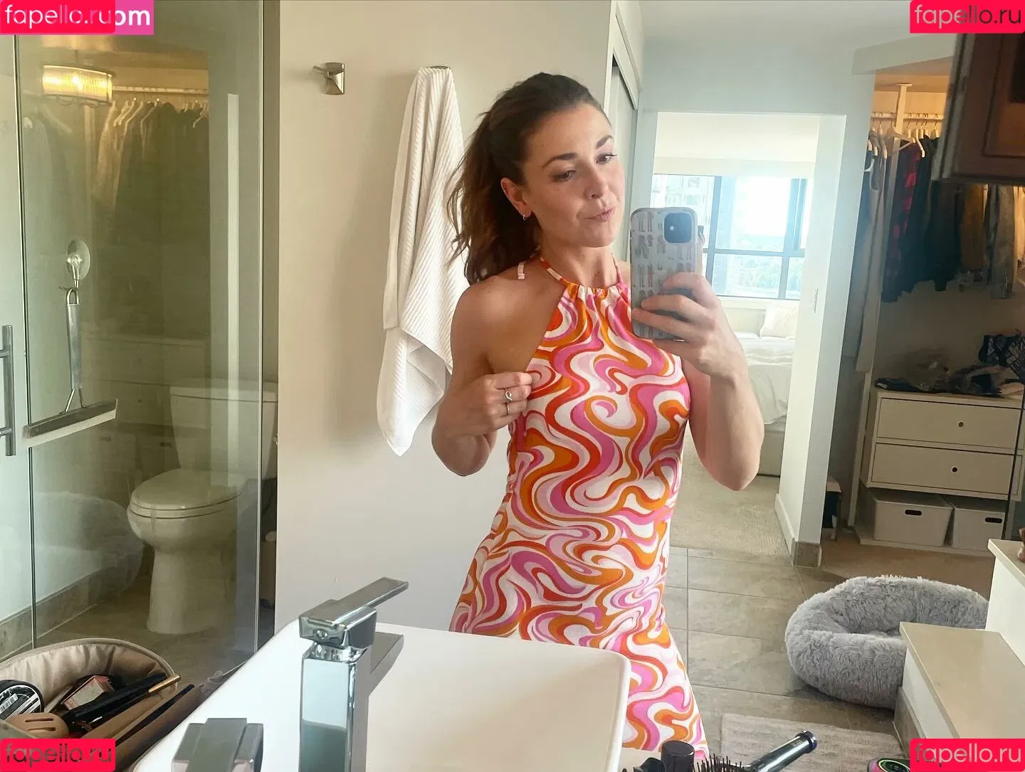 Gina Louise Phillips Onlyfans Photo Gallery 