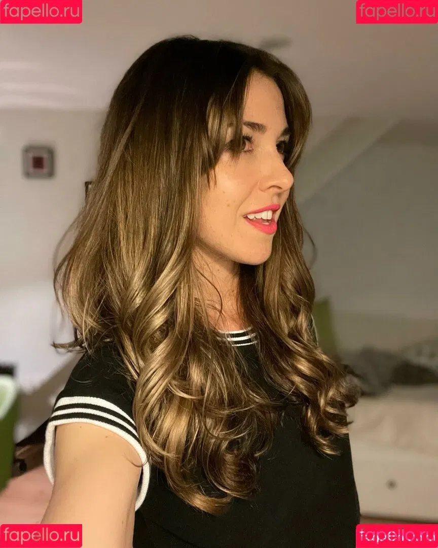 Gina Louise Phillips Onlyfans Photo Gallery 