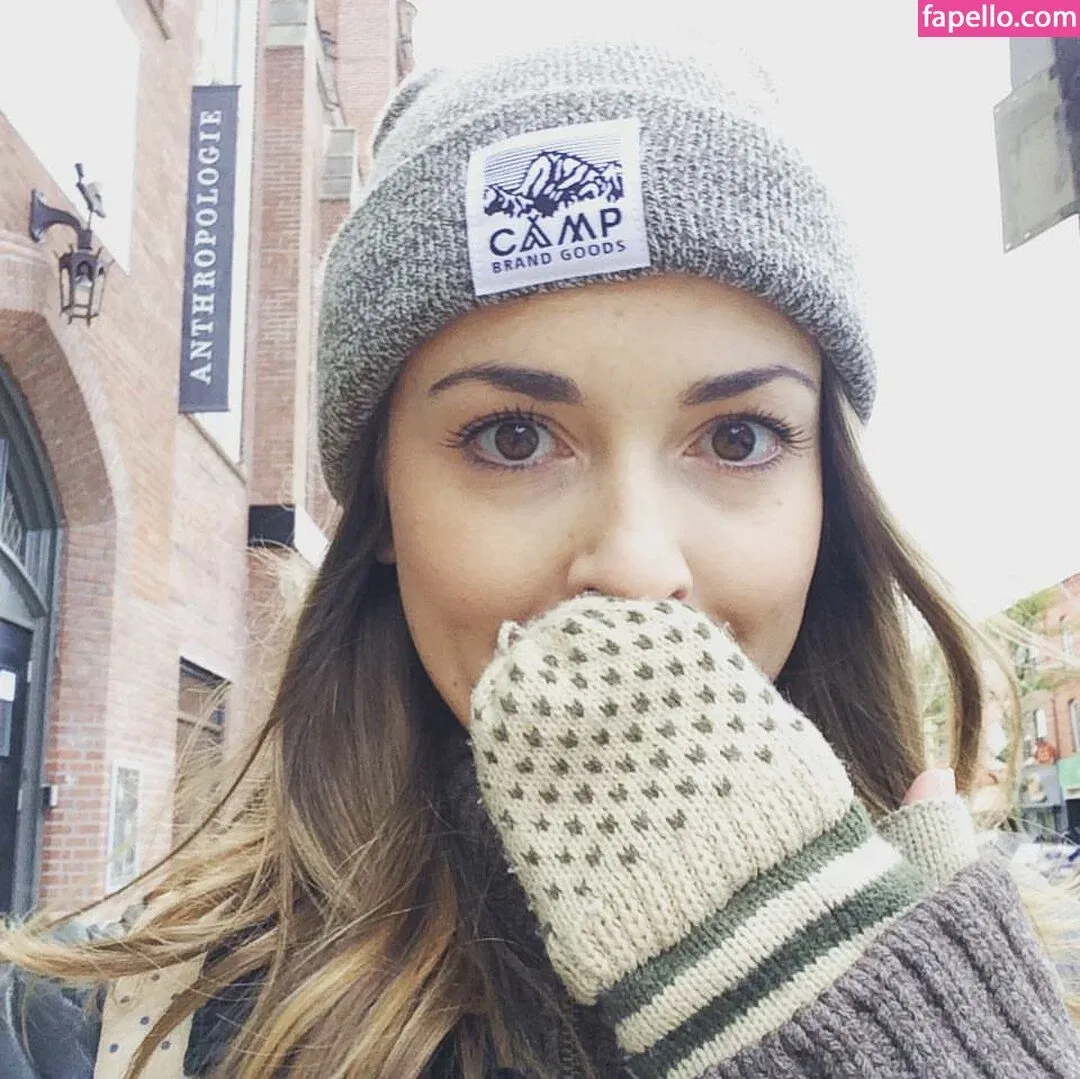 Gina Louise Phillips Onlyfans Photo Gallery 