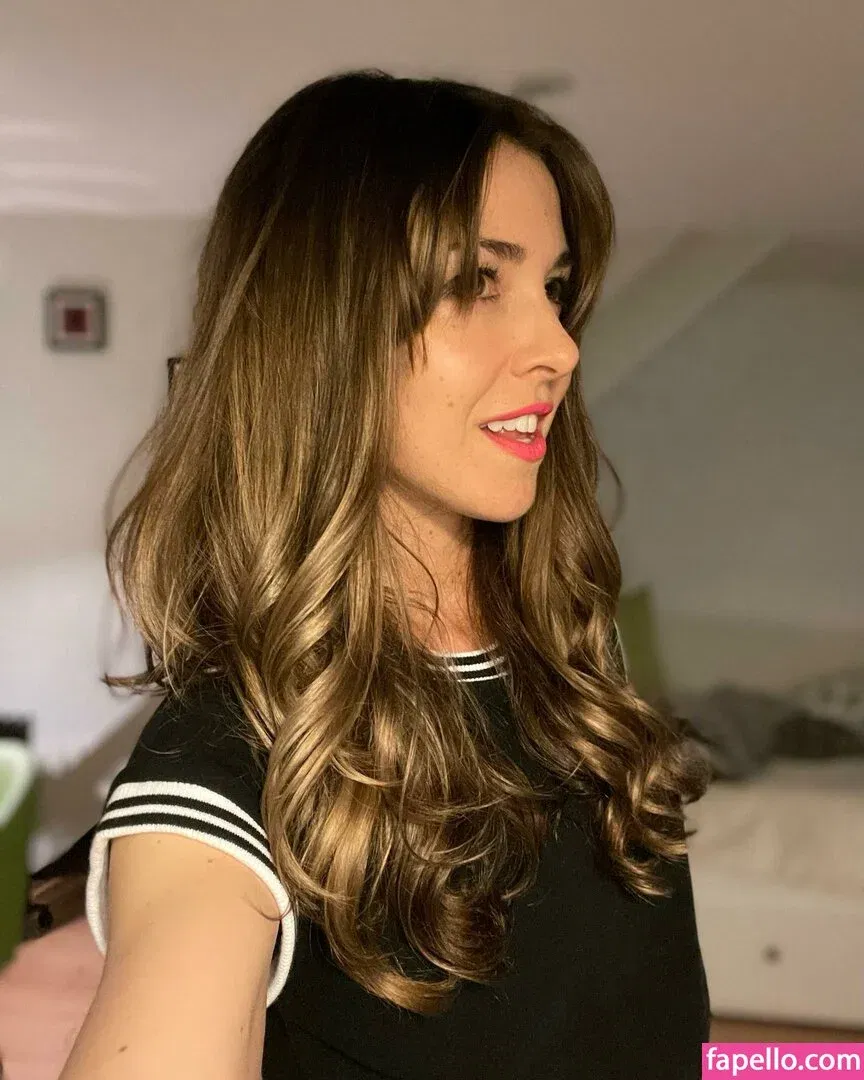 Gina Louise Phillips Onlyfans Photo Gallery 