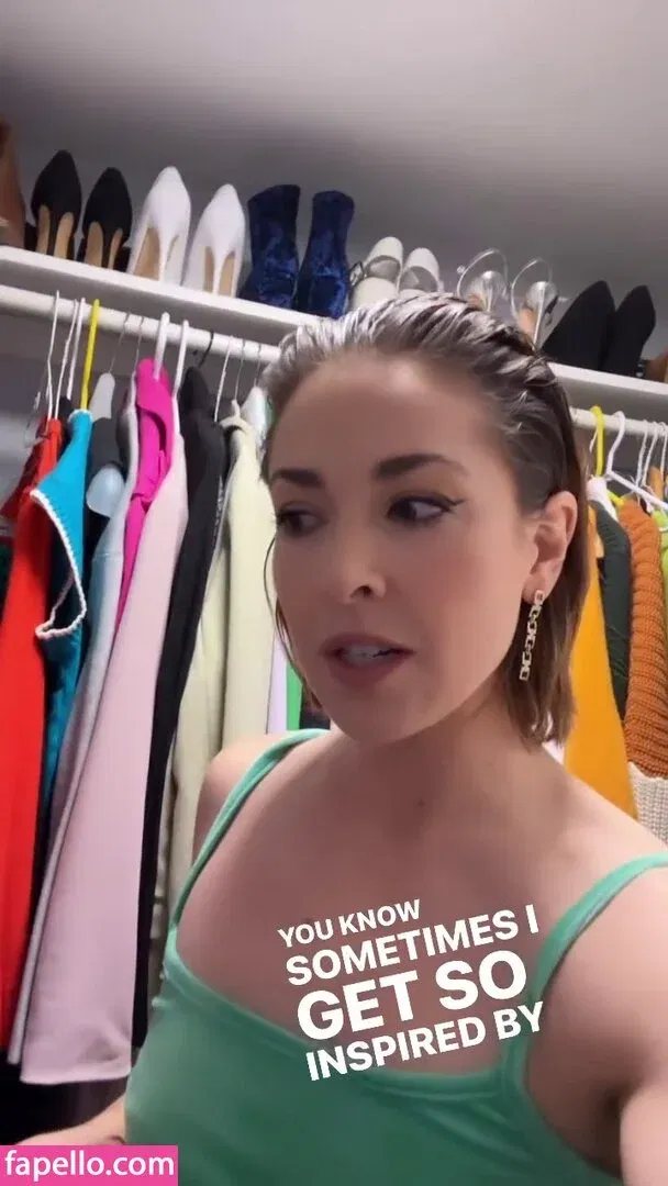 Gina Louise Phillips Onlyfans Photo Gallery 