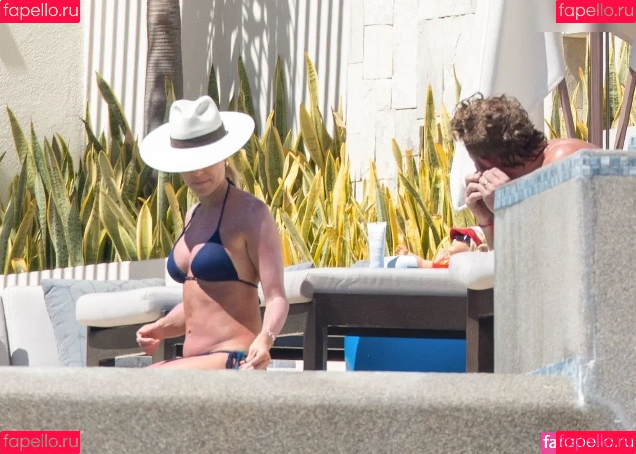 Kristin Cavallari Onlyfans Photo Gallery 