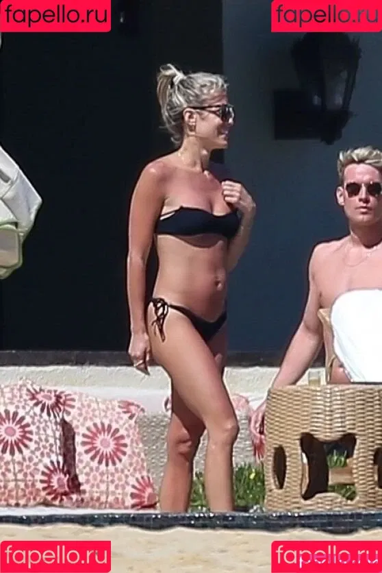 Kristin Cavallari Onlyfans Photo Gallery 