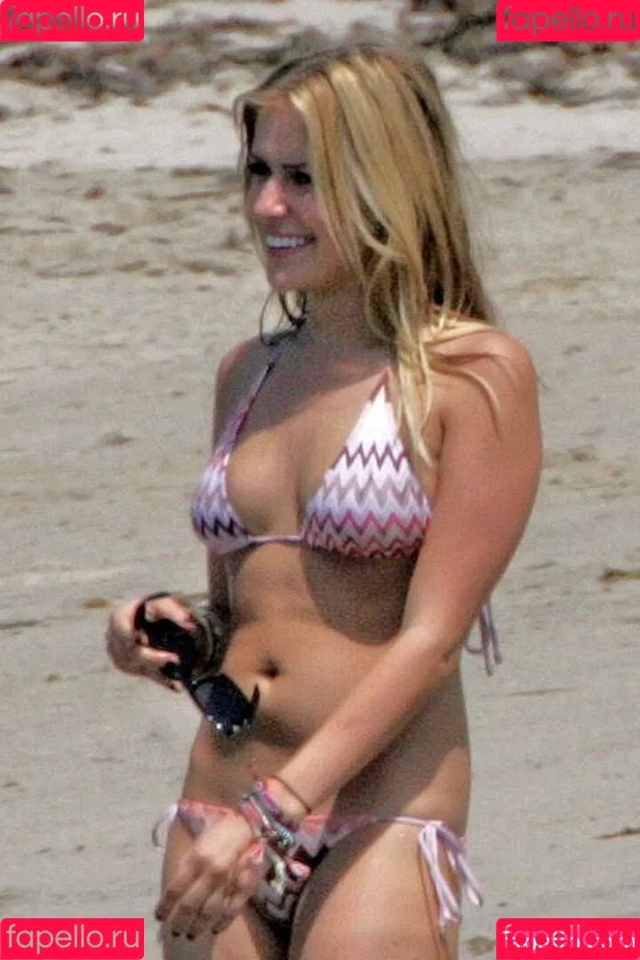 Kristin Cavallari Onlyfans Photo Gallery 