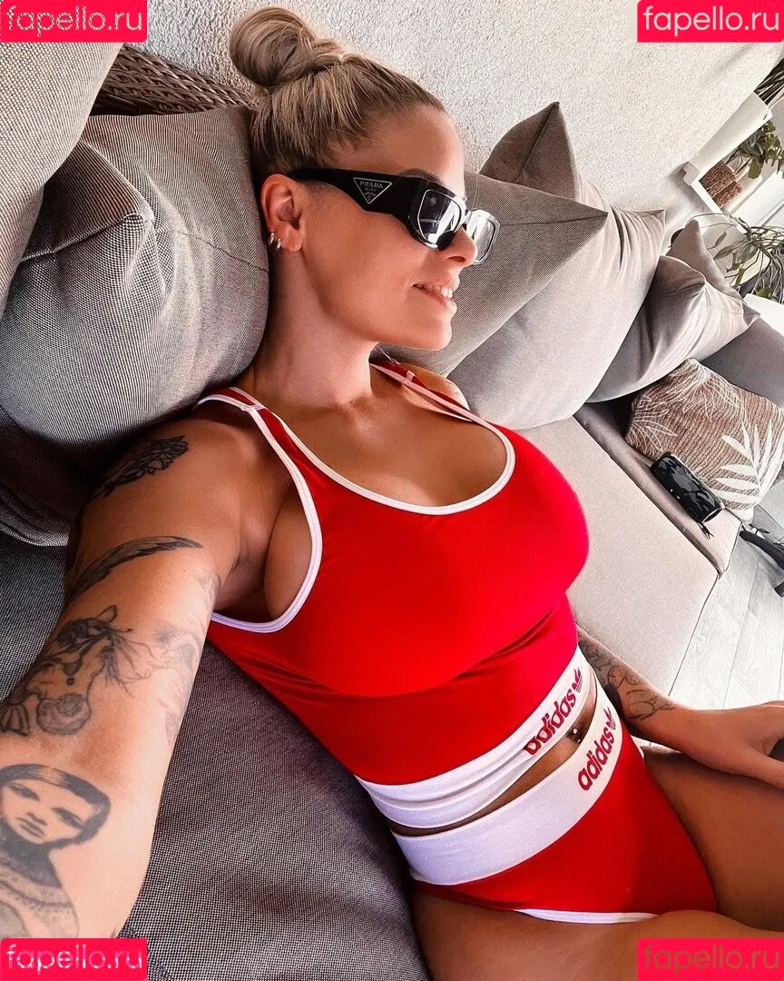 Viktória Metzker Onlyfans Photo Gallery 
