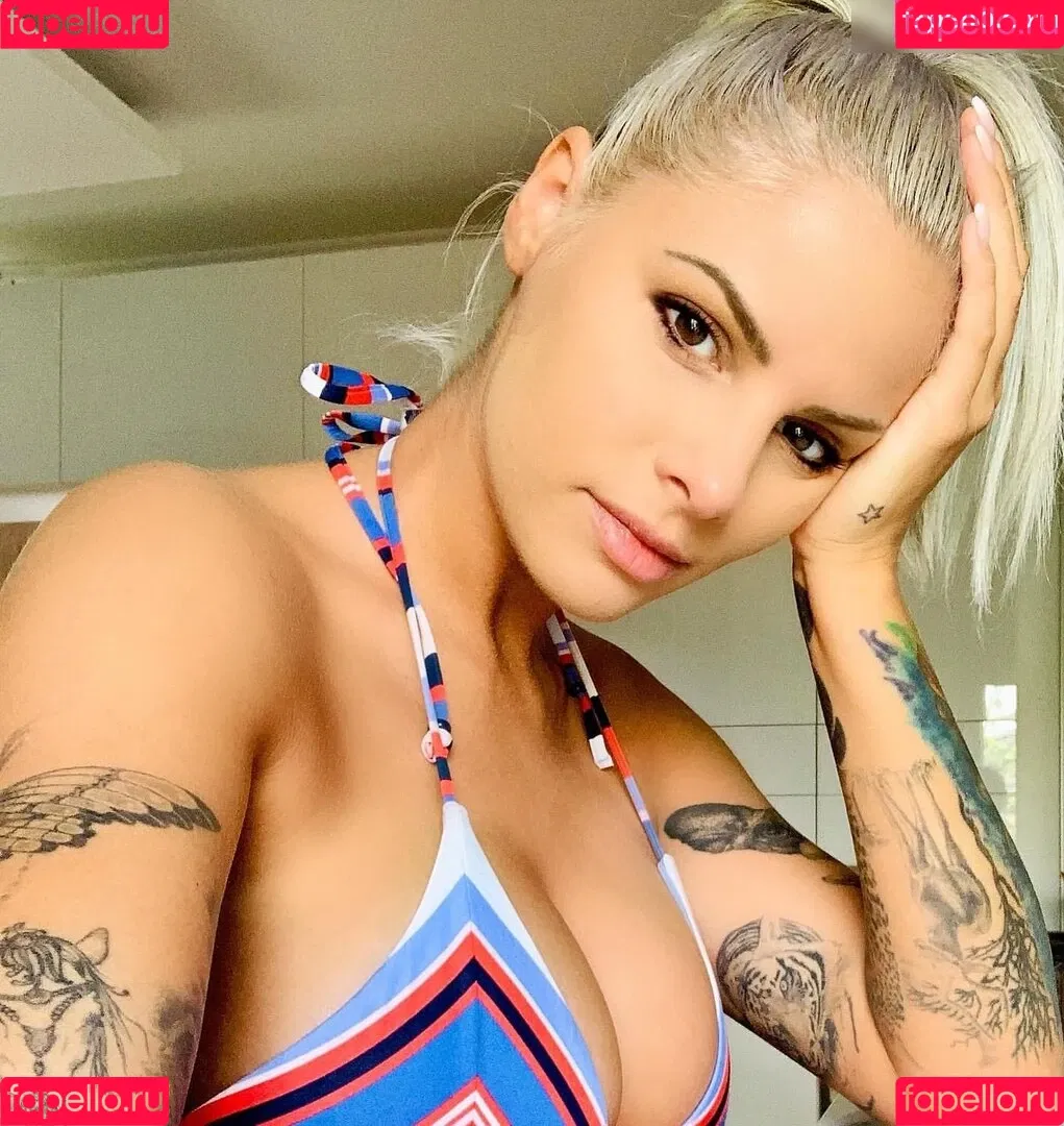 Viktória Metzker Onlyfans Photo Gallery 