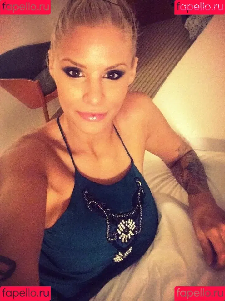 Viktória Metzker Onlyfans Photo Gallery 