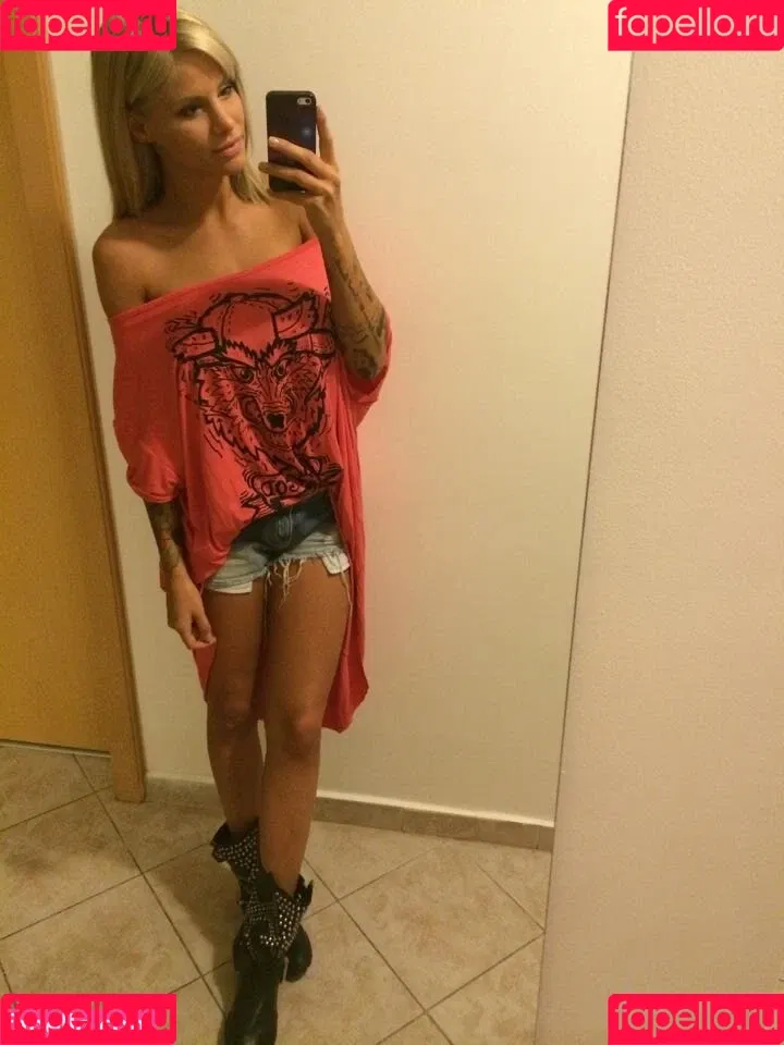 Viktória Metzker Onlyfans Photo Gallery 