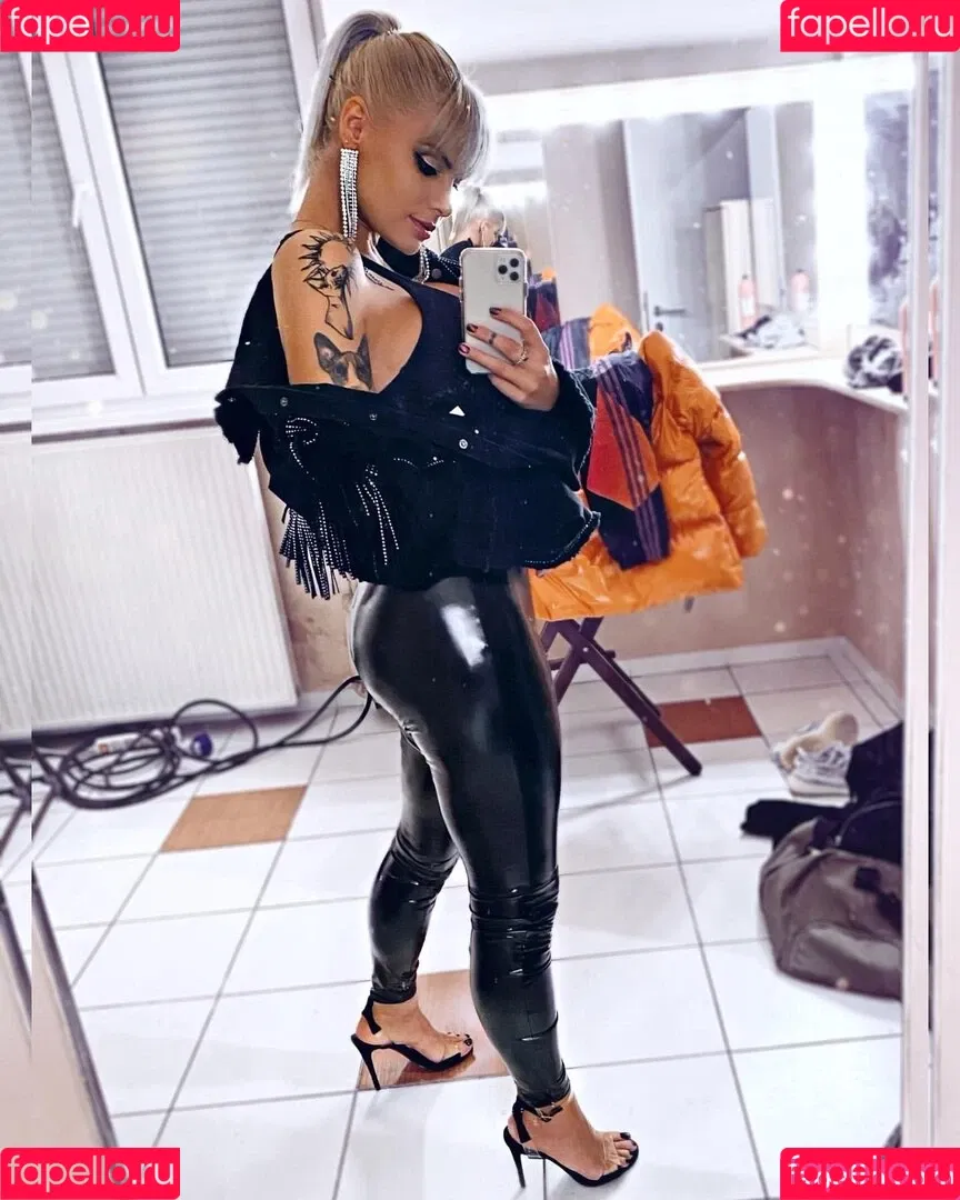 Viktória Metzker Onlyfans Photo Gallery 