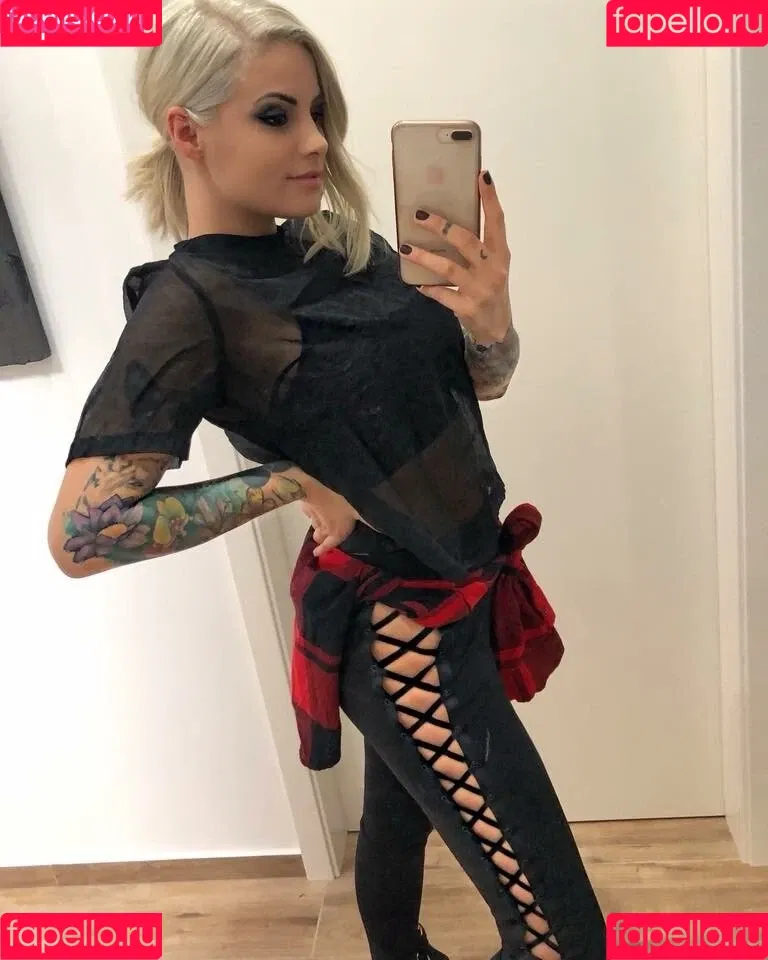 Viktória Metzker Onlyfans Photo Gallery 