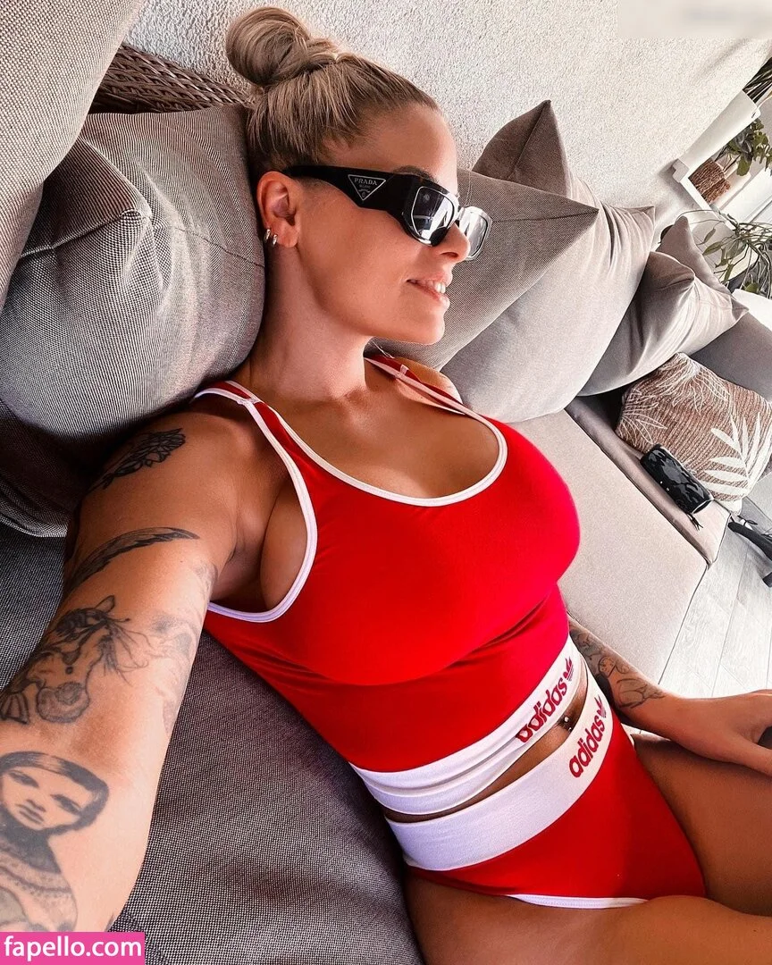 Viktória Metzker Onlyfans Photo Gallery 