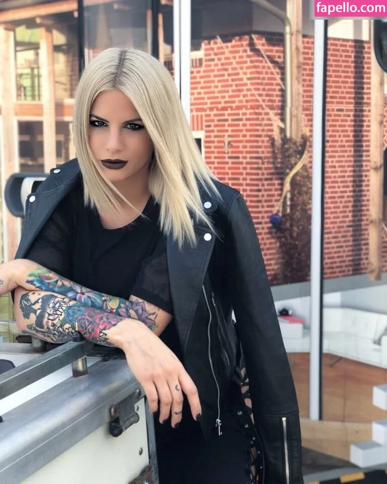 Viktória Metzker Onlyfans Photo Gallery 