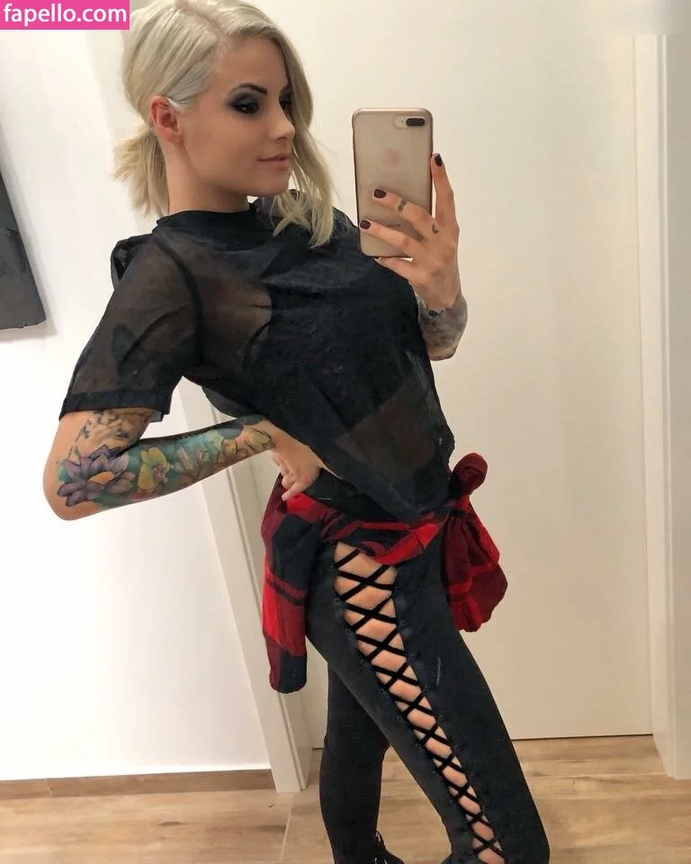 Viktória Metzker Onlyfans Photo Gallery 