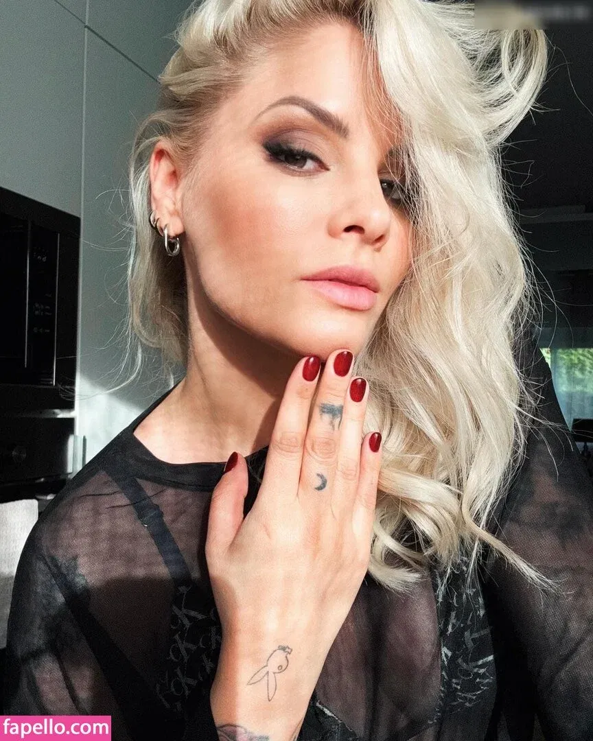 Viktória Metzker Onlyfans Photo Gallery 