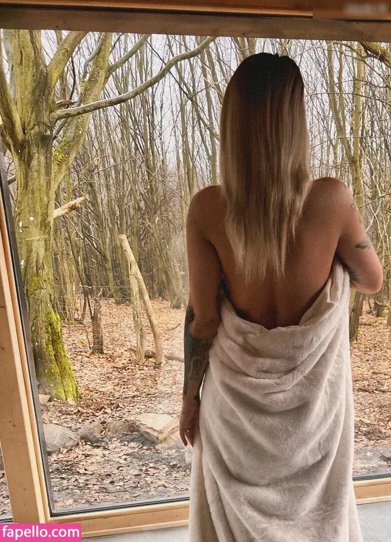 Viktória Metzker Onlyfans Photo Gallery 