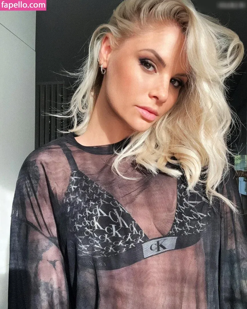 Viktória Metzker Onlyfans Photo Gallery 