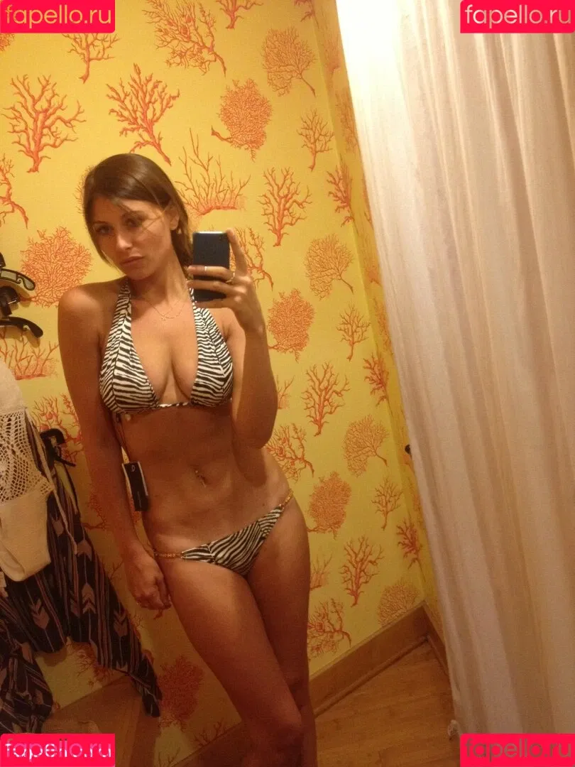 Aly Michalka Onlyfans Photo Gallery 