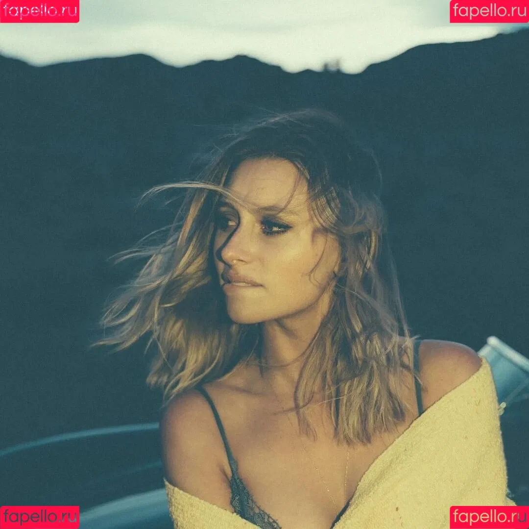 Aly Michalka Onlyfans Photo Gallery 
