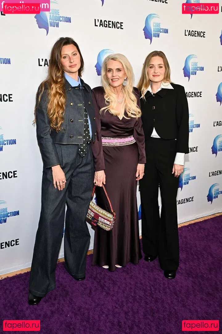 Aly Michalka Onlyfans Photo Gallery 