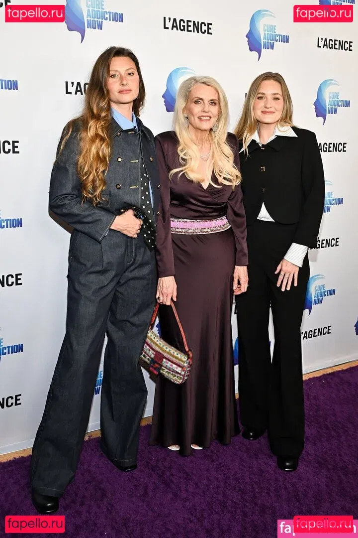 Aly Michalka Onlyfans Photo Gallery 