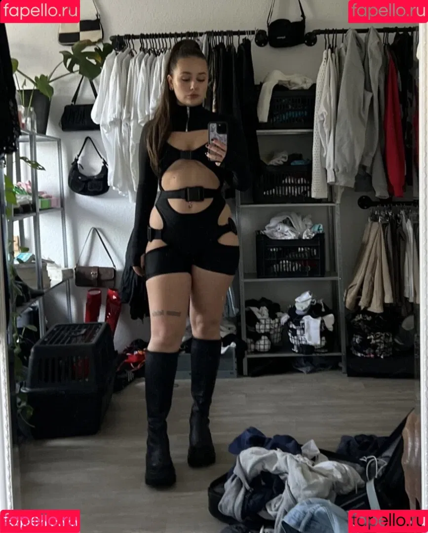 Florentine.dmr Onlyfans Photo Gallery 
