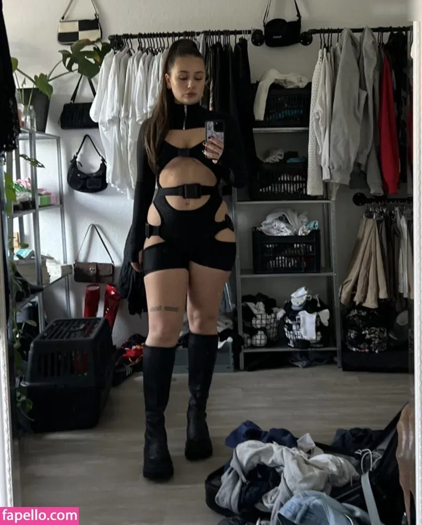 Florentine.dmr Onlyfans Photo Gallery 