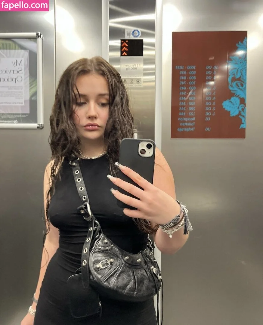 Florentine.dmr Onlyfans Photo Gallery 