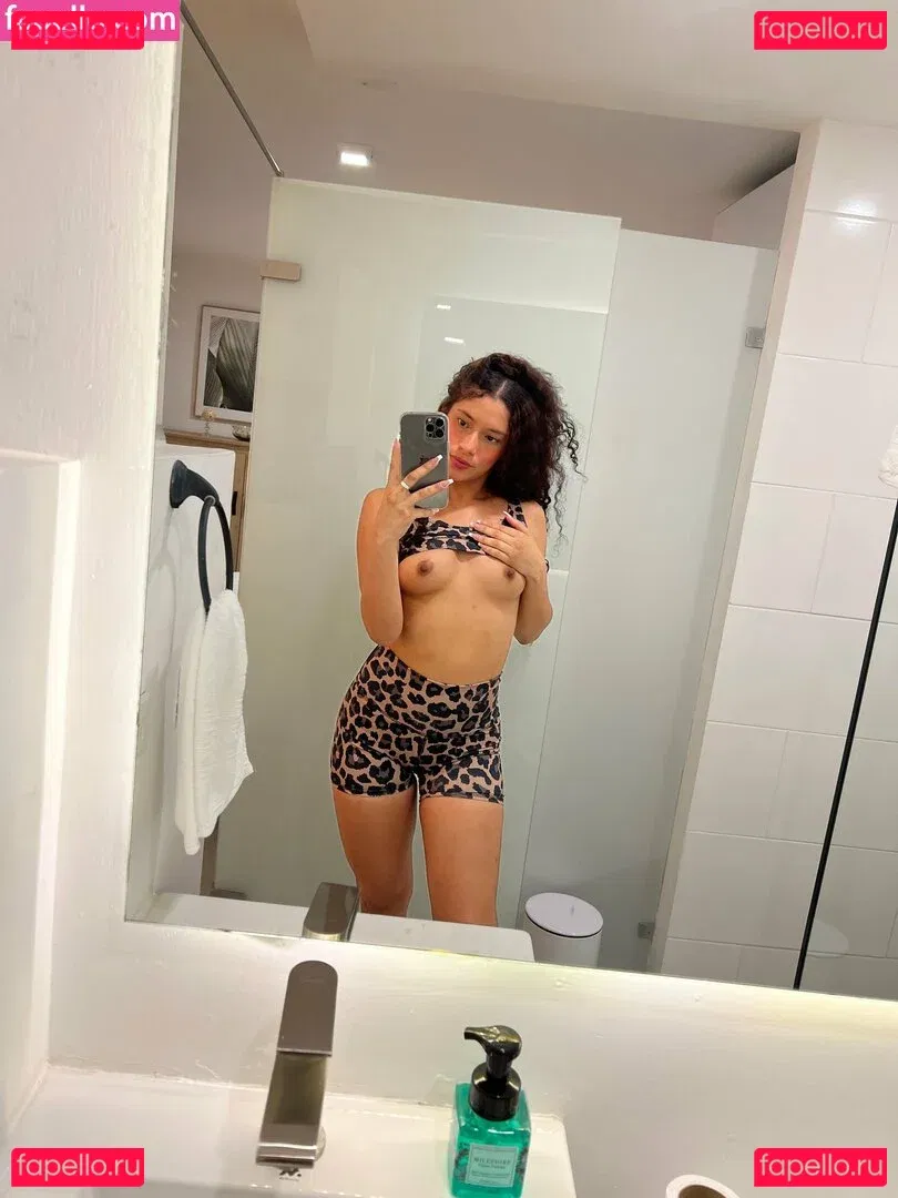 curlykarol Onlyfans Photo Gallery 