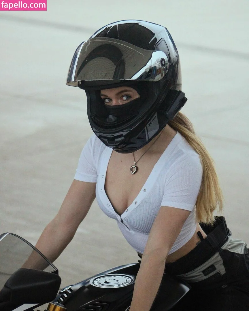 xh.elen.ax2 / Helena Onlyfans Photo Gallery 