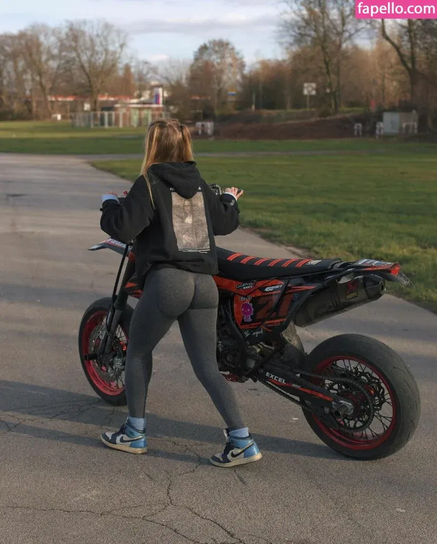 xh.elen.ax2 / Helena Onlyfans Photo Gallery 