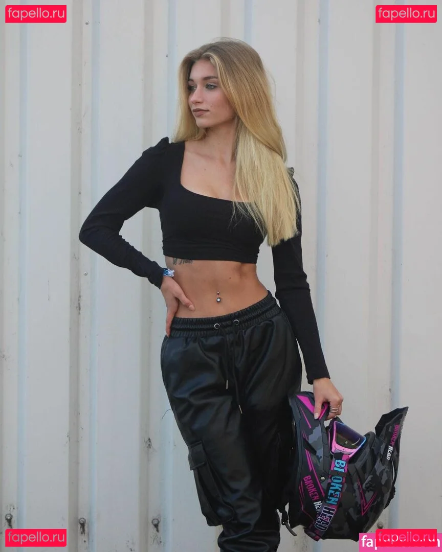 xh.elen.ax2 / Helena Onlyfans Photo Gallery 