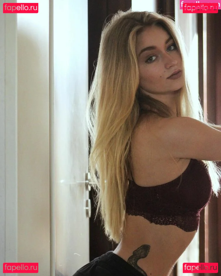 xh.elen.ax2 / Helena Onlyfans Photo Gallery 