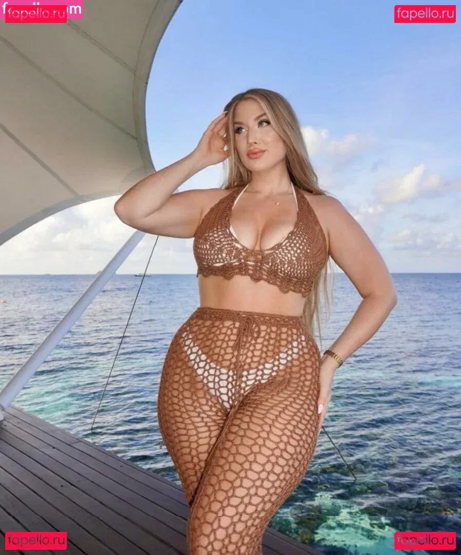 Ariel Onlyfans Photo Gallery 