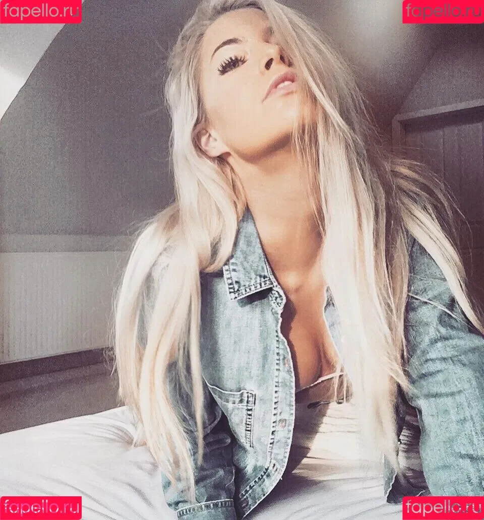 Isi Glück Onlyfans Photo Gallery 